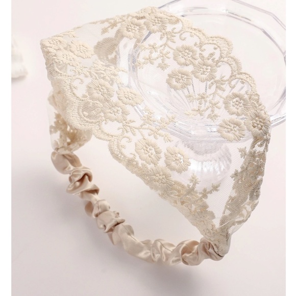 Boho Cream Floral Embroidered Stretchy Headband - Picture 5 of 7